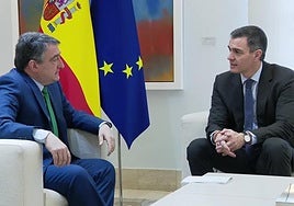 Imagen de la reunión que Pedro Sánchez y Aitor Esteban mantuvieron en La Moncloa el pasado mes de marzo.