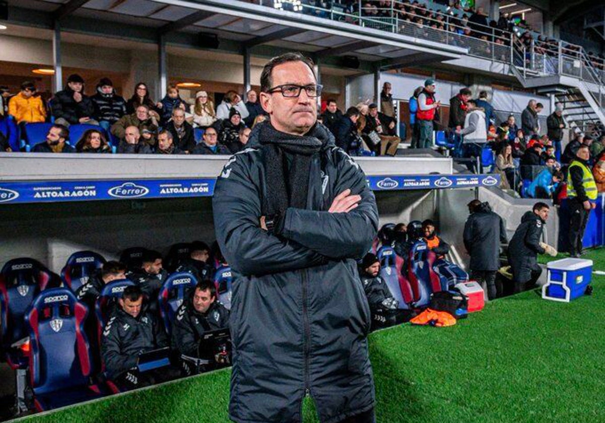 Joseba Etxeberria, en la lista de posibles entrenadores del Huesca