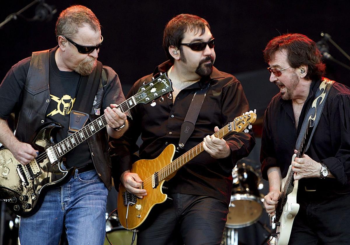 Blue Öyster Cult, 2012ko kontzertu batean.