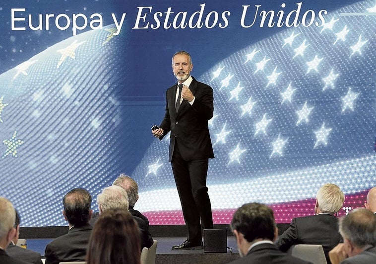 El presidente ejecutivo de Telefónica, Marc Murtra, protagonizó el foro Objetivo Actualidad, organizado por EL CORREO y Petronor.