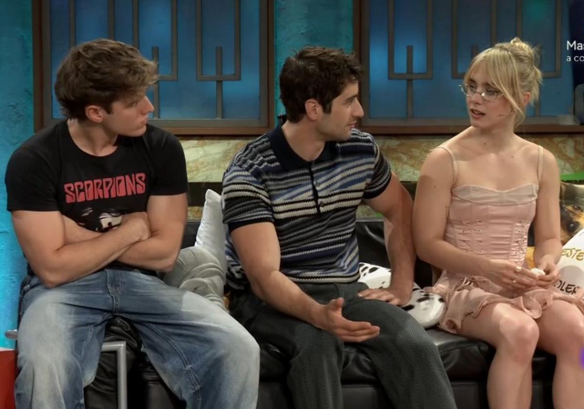 Los protagonistas de 'Olympo' visitan 'La Revuelta': «Se nos dice que tenemos que estar delgadas y yo me siento más fuerte»