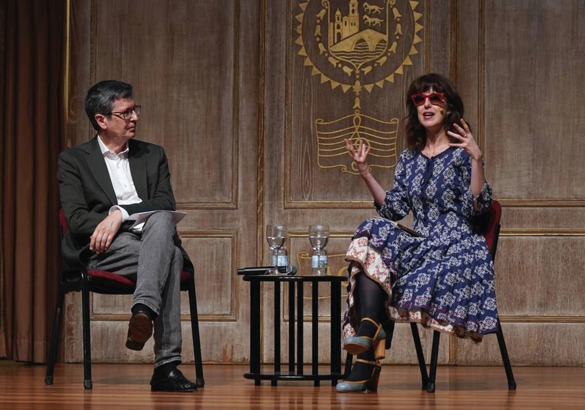 Irene Vallejo: «Cuanto más nos dividimos, más manipulables somos»
