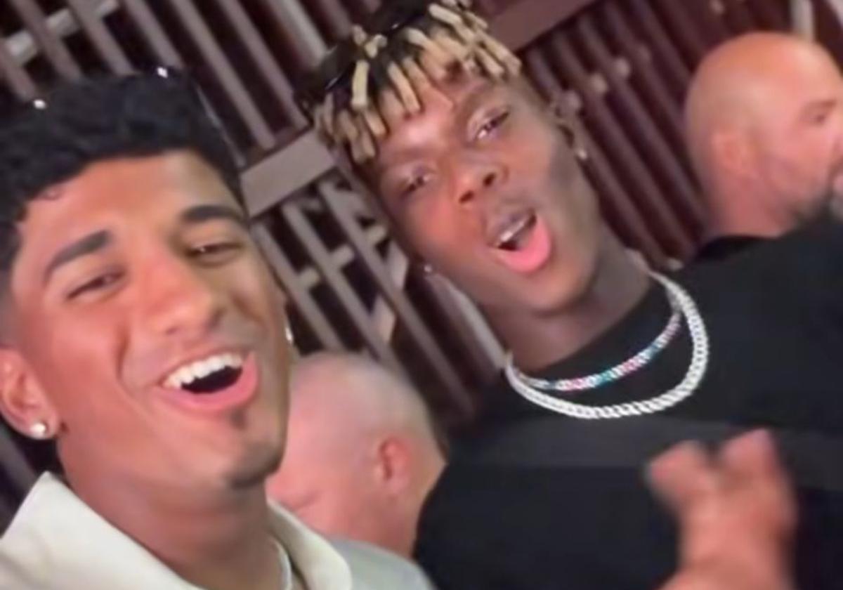 Nico Williams y Adu Ares, de fiesta con su cuadrilla en Ibiza