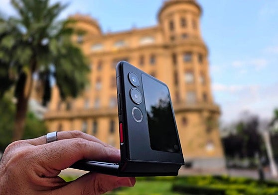 Probamos el ZTE Nubia Flip 2: luces y sombras del plegable más barato