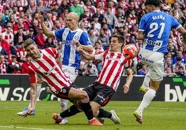 Yeray, Guridi y Galarreta en el Athletic-Alavés de San Mamés.