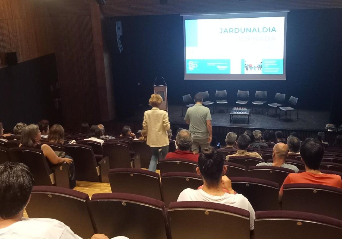 Presentación de la edición de este año del plan de empleo Sopela Integra.