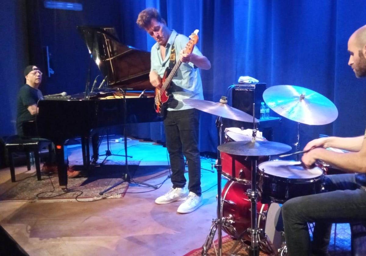 Díaz, Malosetti y Urretagoiena en la balada 'The star'.