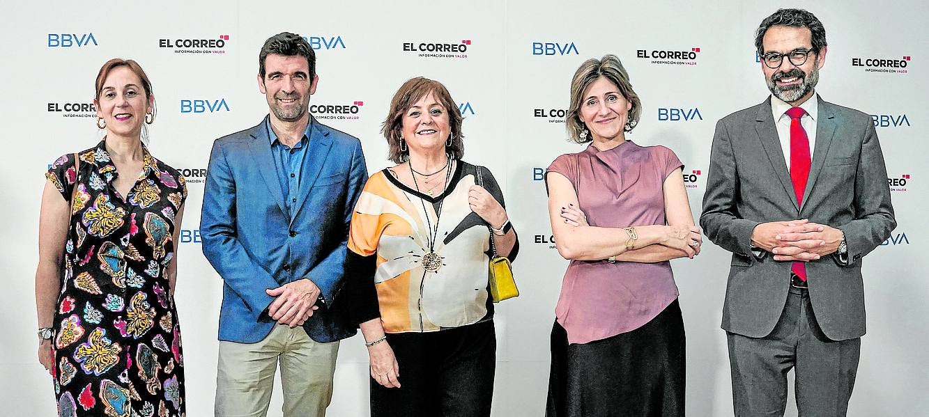 Kontxi Claver, Jakes Agirrezabal, Carmen Manrique, Marta Alonso y Carlos García Buendía.