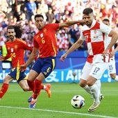Bruno Petkovic, durante un partido contra España con la selección de Croacia.