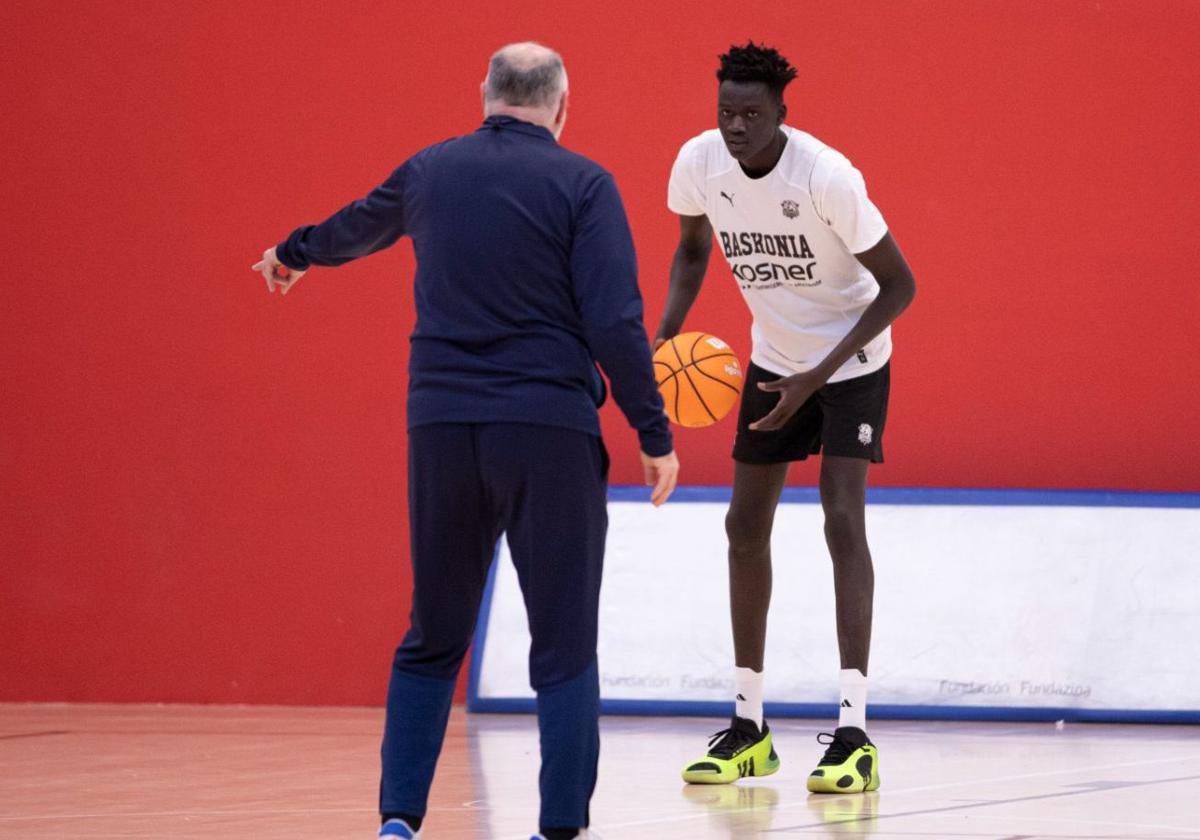 Juom Maker Bol, de 16 años, entrena a las órdenes de Laso.