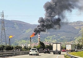 Itzalaldian, Petronorren tximiniek gas bolumen handiagoa erre behar izan zuten.