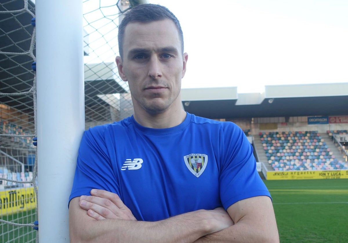Borja García jugará por tercera temporada consecutiva en el Barakaldo.