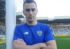 Borja García jugará por tercera temporada consecutiva en el Barakaldo.