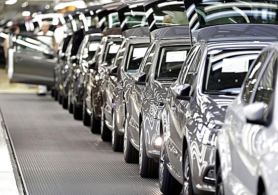 Los fabricantes españoles están acusando la incertidumbre global a la hora de producir vehículos.