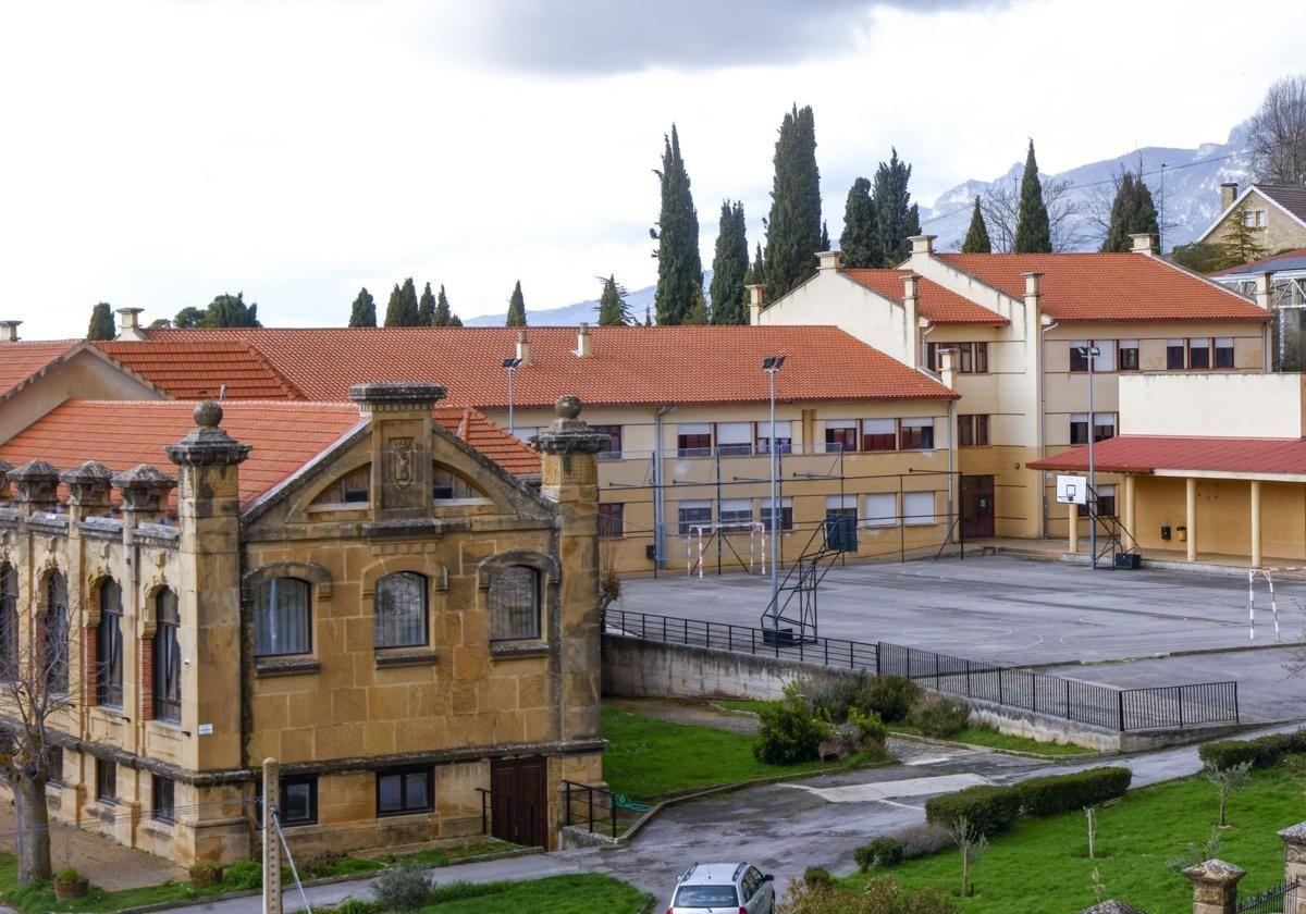 El instituto público Samaniego de Laguardia acoge a alumnos de 22 municipios de Rioja Alavesa.