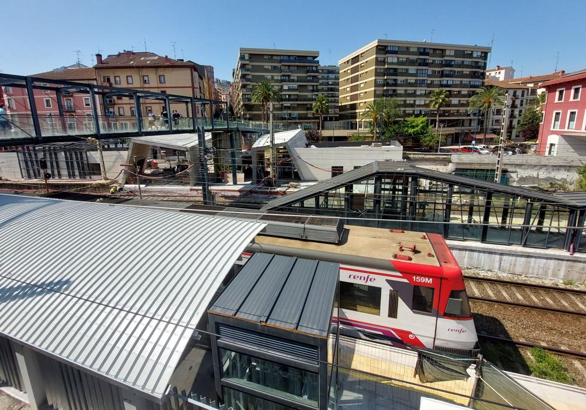 Al edificio que da a Murrieta aún le quedan semanas para estar listo.
