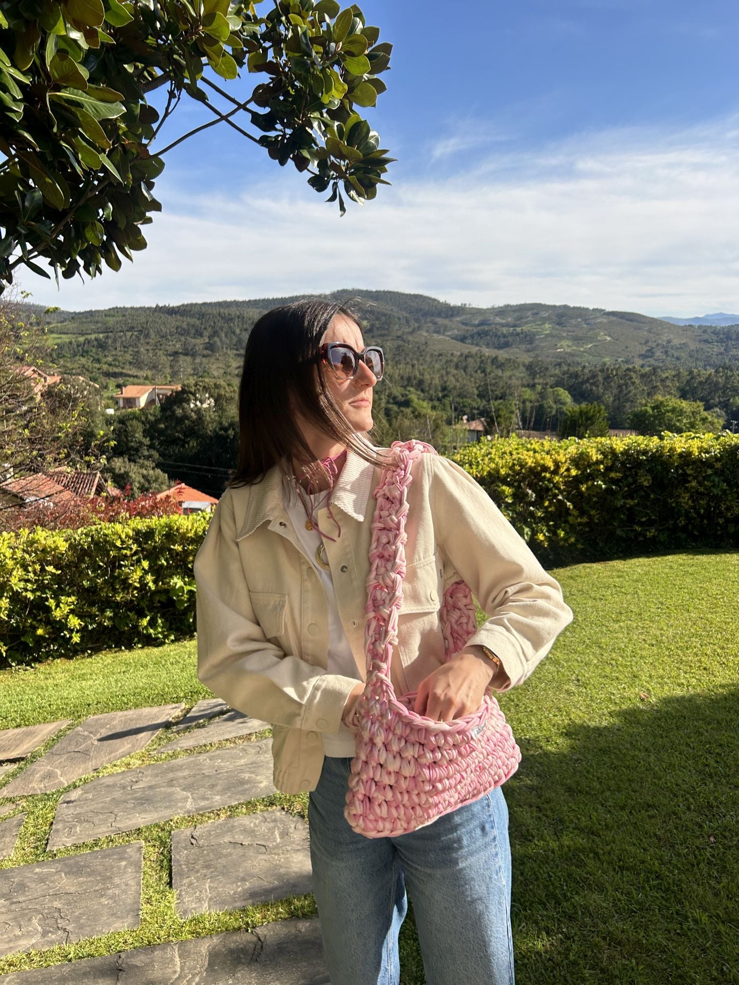 De Villarcayo a Granada: los bolsos coloridos de dos hermanas bilbaínas que triunfan en Instagram