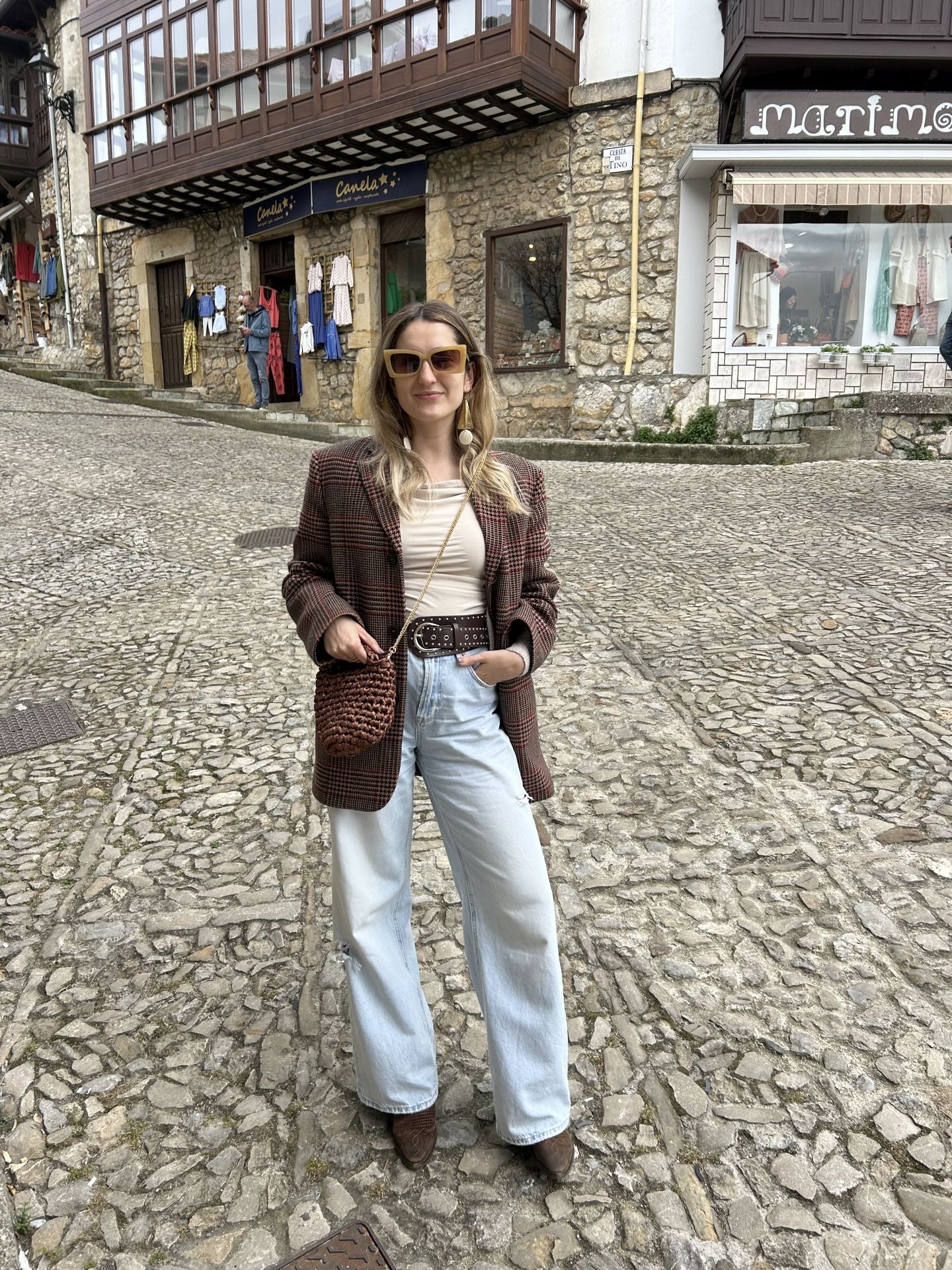 De Villarcayo a Granada: los bolsos coloridos de dos hermanas bilbaínas que triunfan en Instagram