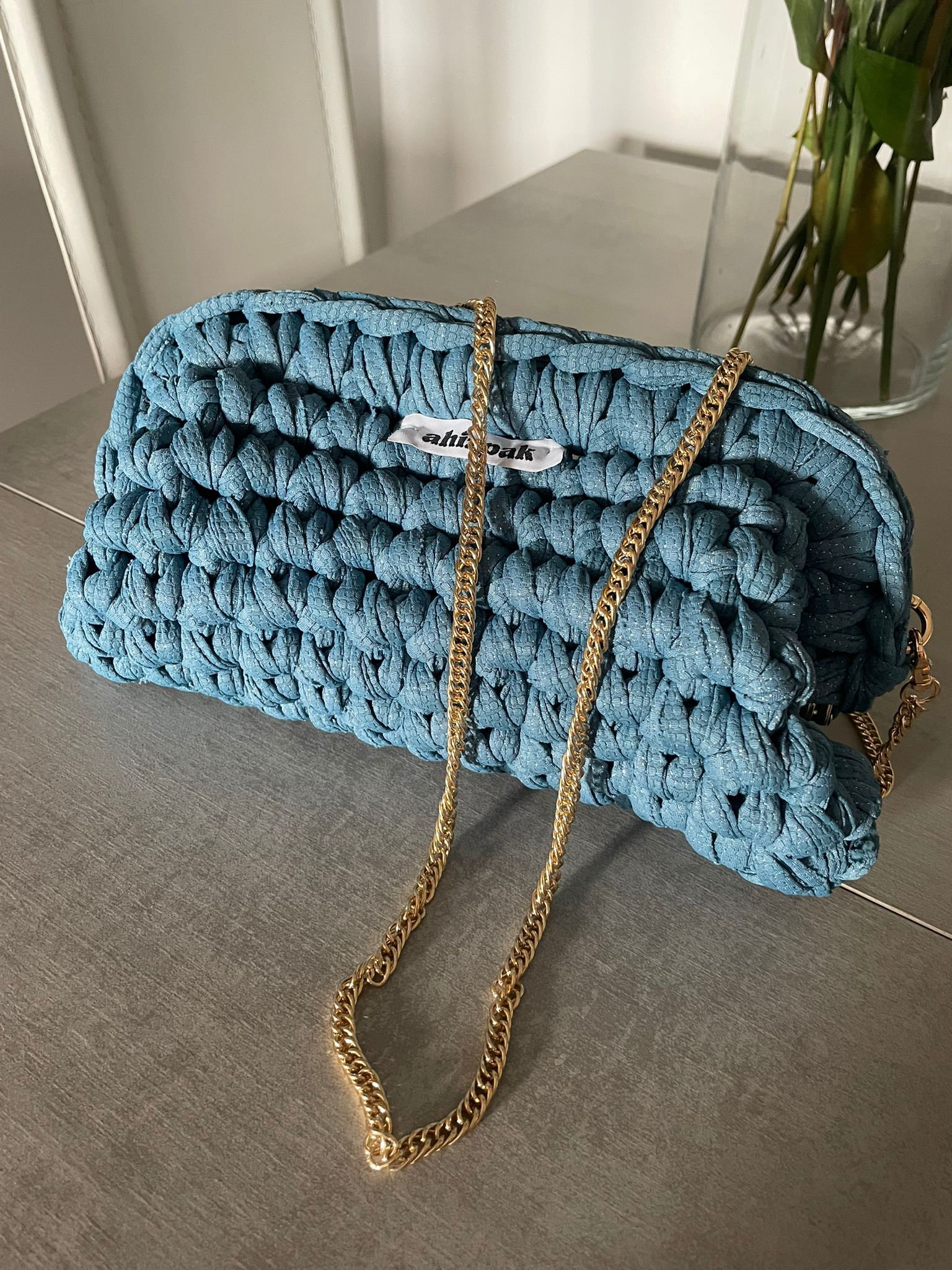 De Villarcayo a Granada: los bolsos coloridos de dos hermanas bilbaínas que triunfan en Instagram