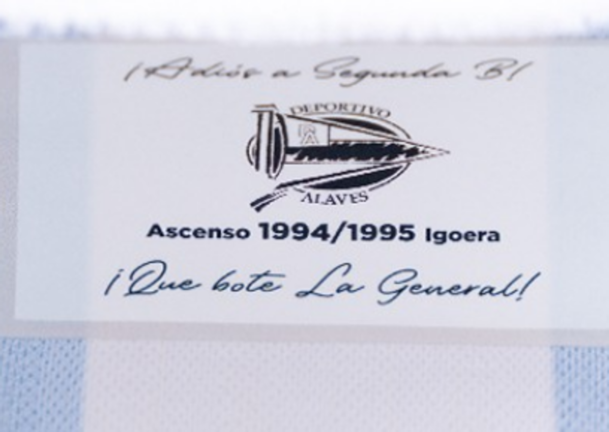 Imagen secundaria 1 - La camiseta del ascenso de 1995.