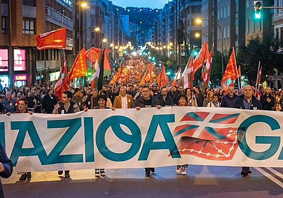 Manifestación de EH Bildu bajo el lema 'Nazioa Gara' (Somos la nación).