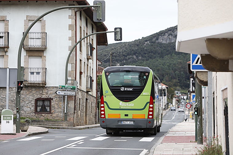 Bizkaibus refuerza a partir del sábado la conexión de los pueblos pequeños de Busturialdea con Gernika