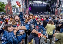El concierto de Buzzcocks ha dado para muchas poses.