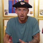 Con txapela del Athletic y hablando en euskera... la última provocación de Jota Jordi