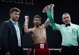 Momento en el que fue proclamado vencedor y nuevo campeón Jon Fernández.