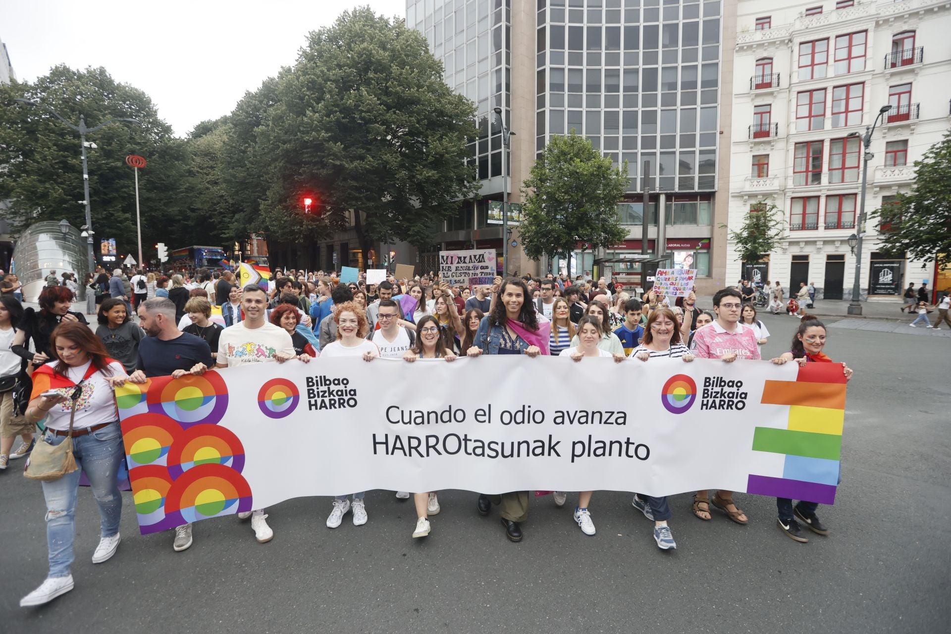 Las mejores imágenes de la marcha del Orgullo en Bilbao