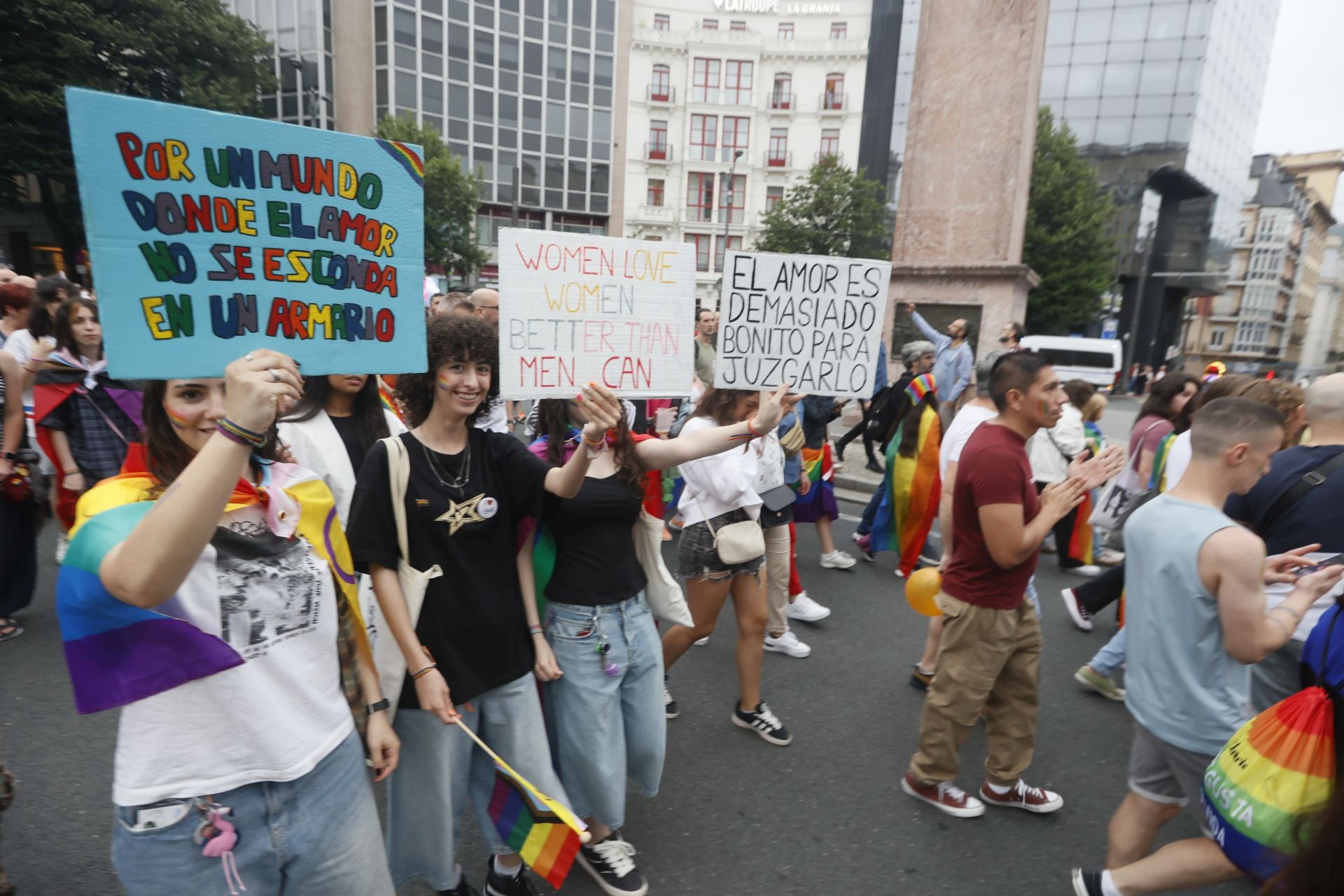 Las mejores imágenes de la marcha del Orgullo en Bilbao