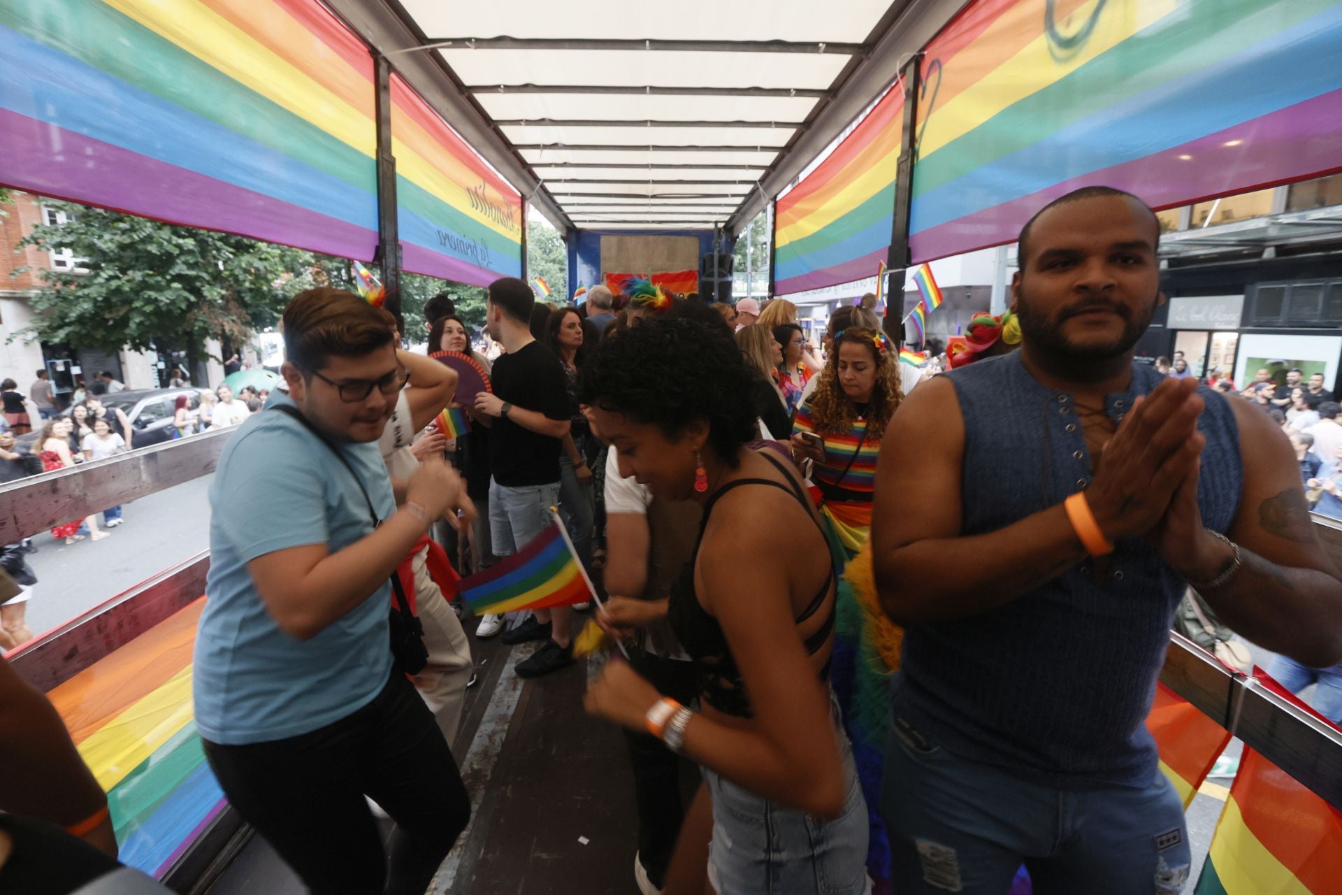 Las mejores imágenes de la marcha del Orgullo en Bilbao