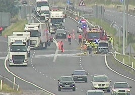 Los servicios de emergencia, en el lugar del accidente.