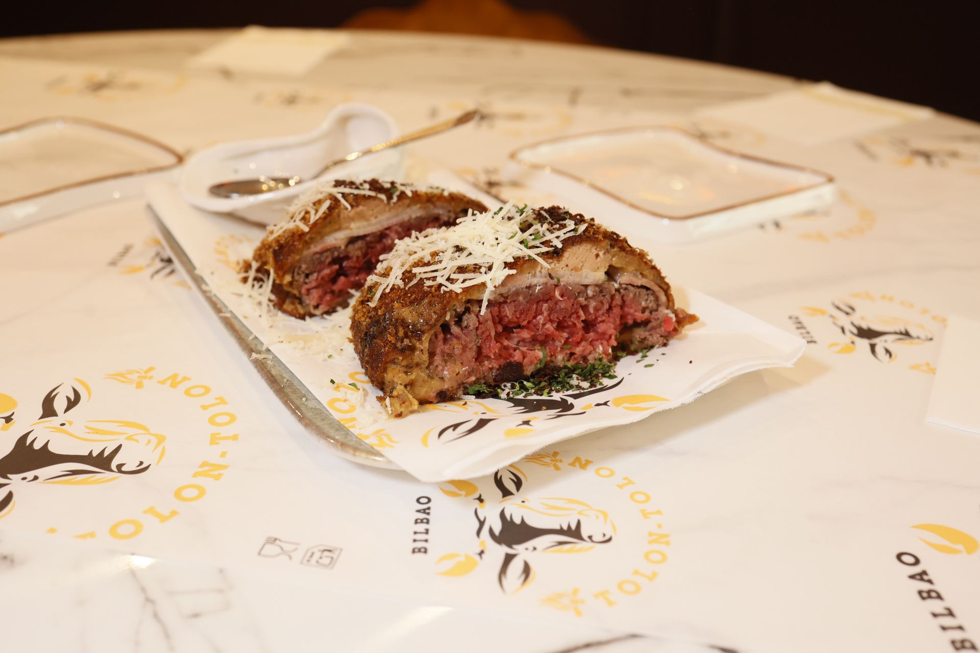 El restaurante de Bilbao que ha pasado de ser un refugio de la farándula a mesa para 'influencers'