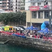 Iñigo Martínez y Kepa Arrizabalaga disfrutan de la cucaña en Ondarroa