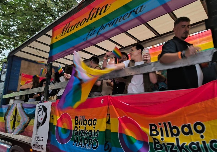 El Orgullo se reivindica por el centro de Bilbao