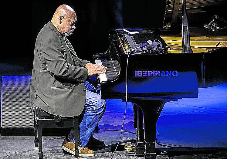 Pura historia. Kenny Barron al piano en el festival de San Javier.