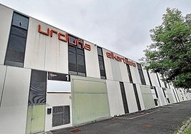 El edificio Elkartegi, situado en el polígono 'La Rondina' cuenta con diecisiete pabellones.