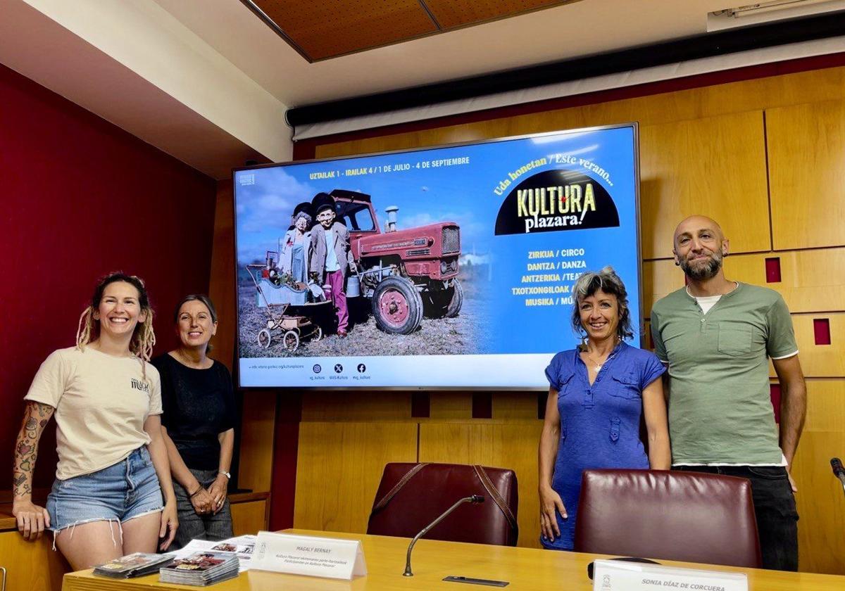 Magalí Bernay, Sonia Díaz de Corcuera, Amaia Garrosa y David Gutiérrez han presentado la programación de verano