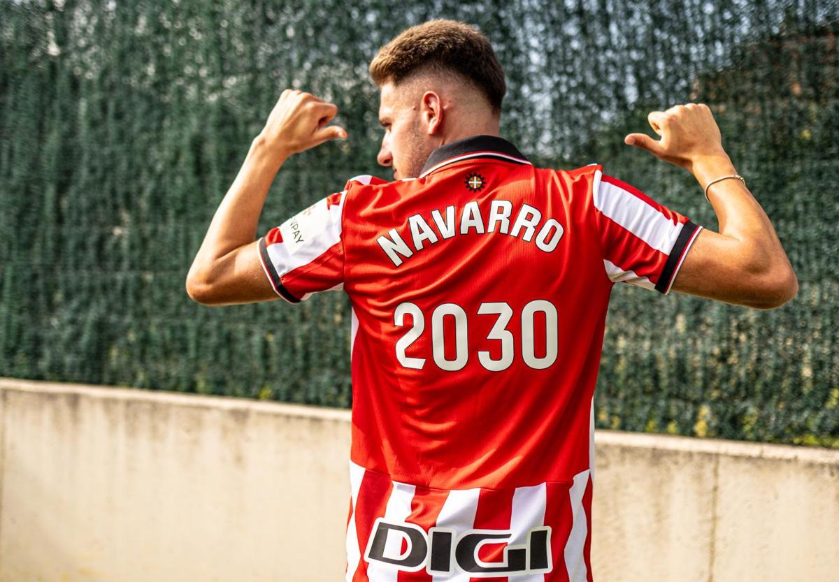 El Athletic se estrena en el mercado estival con el fichaje de Robert Navarro hasta 2030