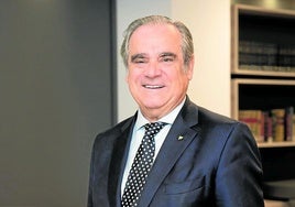 Jesús Aguilar, presidente del Consejo General de Colegios Oficiales de Farmacéuticos.