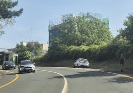 La instalación de un radar y la prohibición de estacionar en los arcenes de la variante tienen como fin garantizar la seguridad de vehículos y peatones.