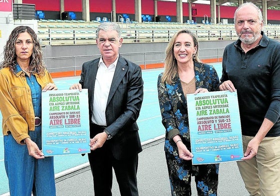 Amaia Piedra, Marcos Muro, Itxaso Erroteta y Mikel García en la pista de Zorrotza.