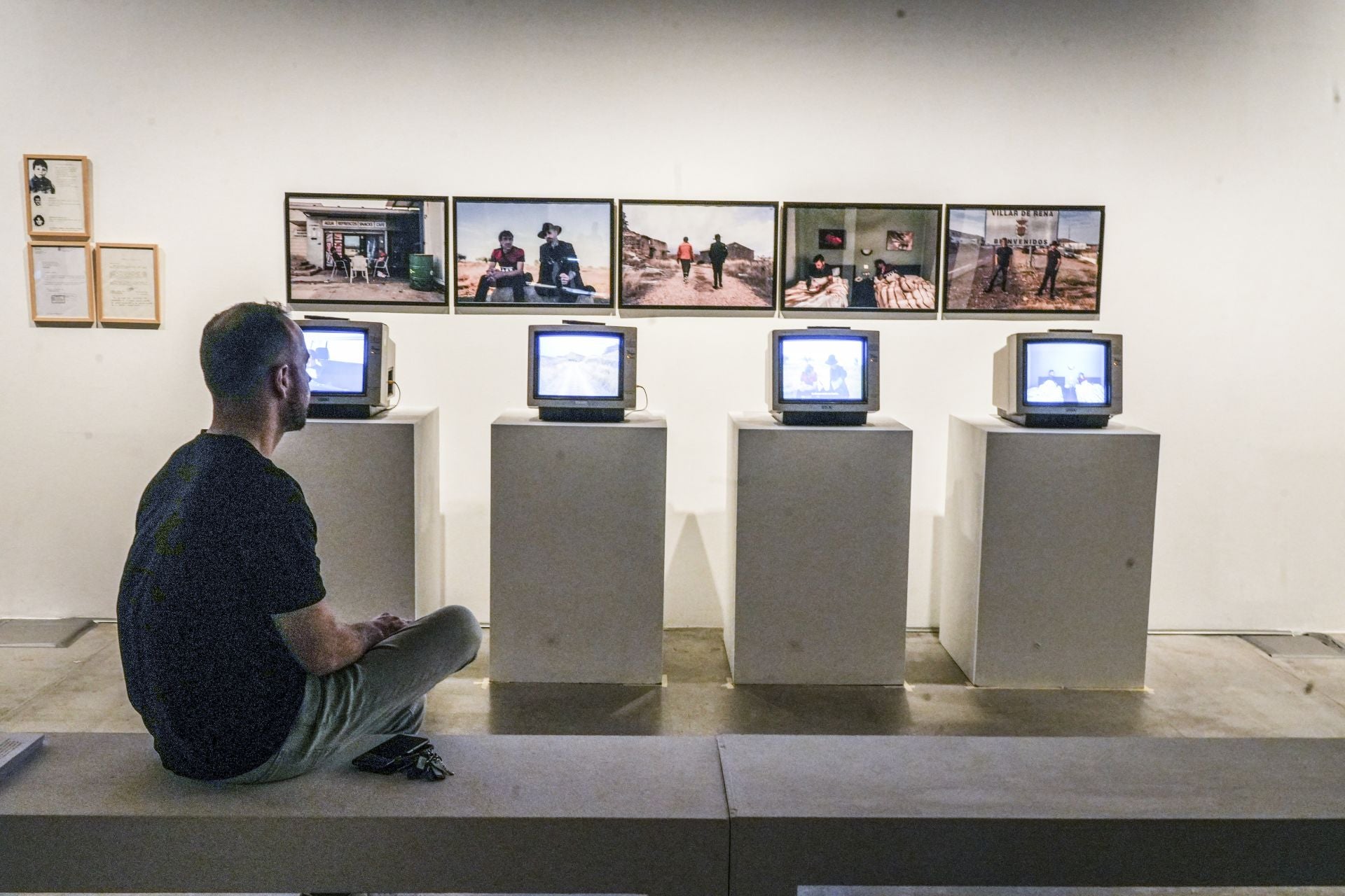 Las imágenes de la exposición de Azcona
