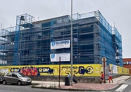 La construcción de la nueva sede del centro de FP Ibaiondo se prevé que culmine después del verano.