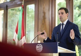Pradales recuerda a Aznar que su abuelo «firmaba como Imanol». «A ambos nos podrían llamar catetos»