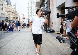 El original arranque de 'La Revuelta' con el rapero Trueno: «Casi no se puede hacer»