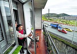 170 familias viven en el entorno del puente de Rontegi.