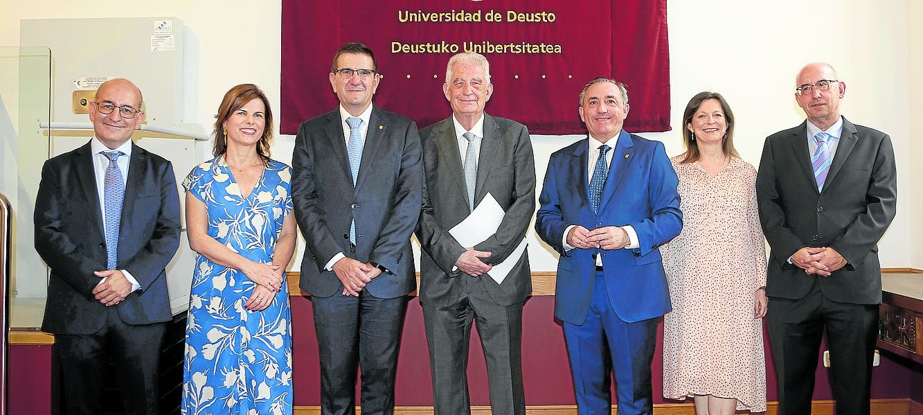 Andoni Eguíluz, Macarena Cuenca, Juan José Etxeberria, Javier López Arístegui, Álvaro de la Rica, Stella Solernou y Vicente Vide