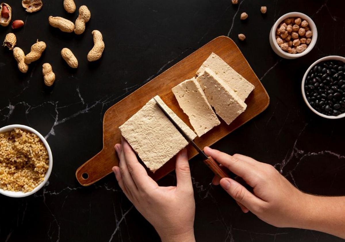 Ni yogur ni kéfir: el alimento cargado de probióticos para evitar la hinchazón y la acidez en verano